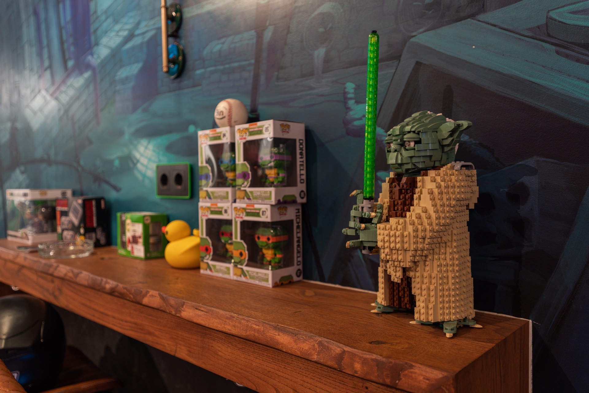 Maestro Yoda de Lego en el club 1UP